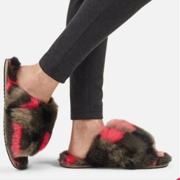 Sorel Go Mail Run Red & Black Fur Slippers Size 6 - Picture 8 of 9